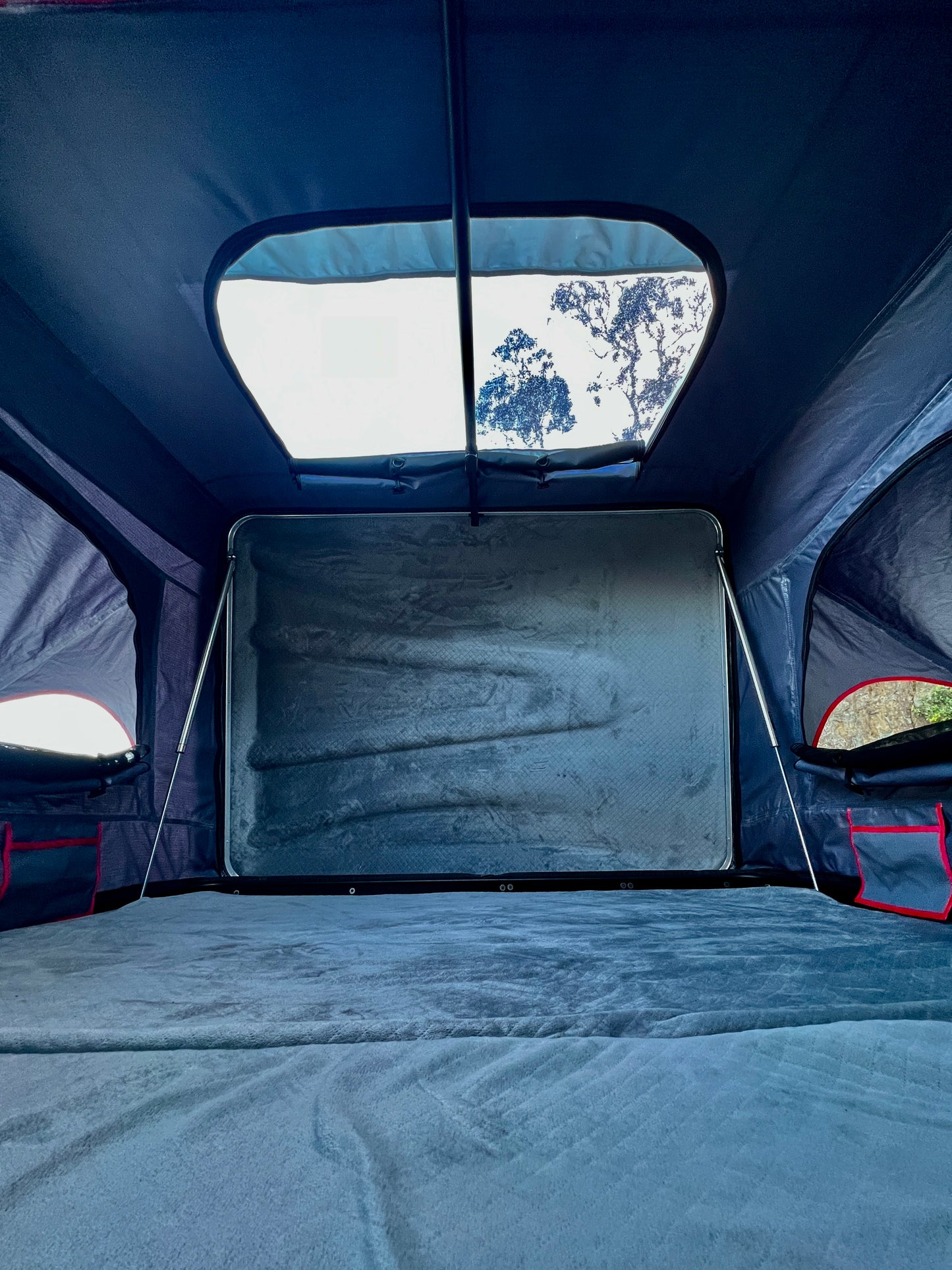 Xplora Hard Shell Roof Top Tent - Black - XPLORA