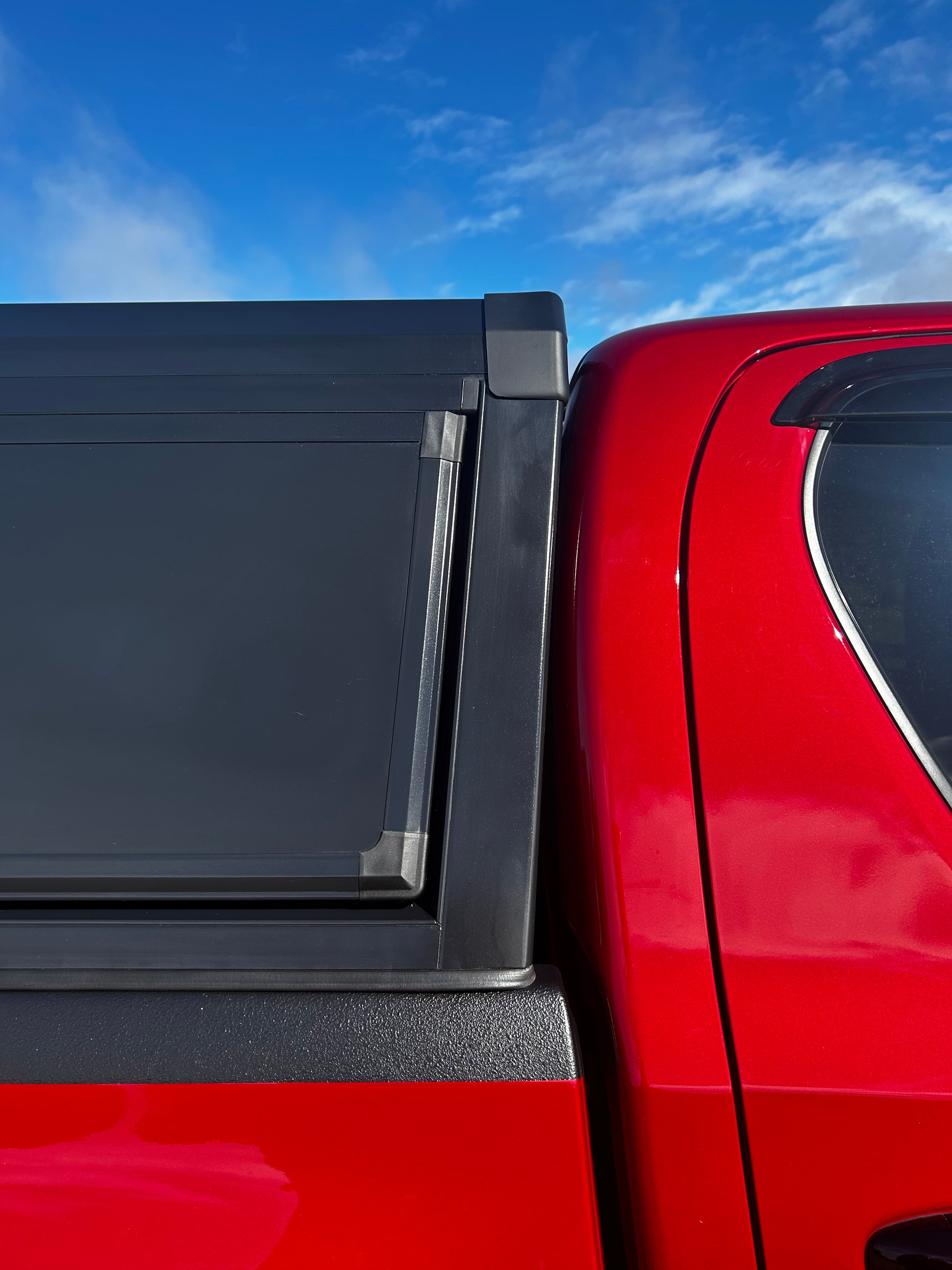 EasyCap Toyota Hilux Canopy 2015+ - XPLORA