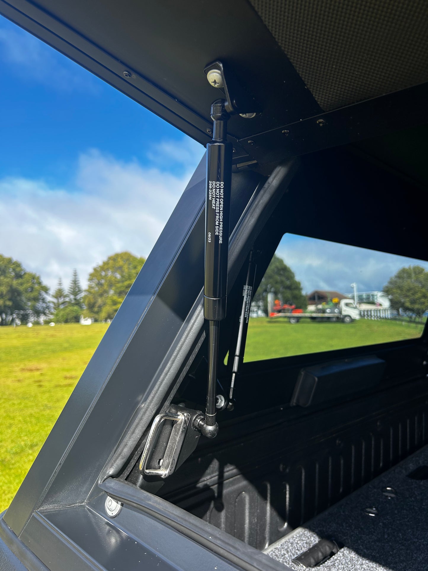 EasyCap Toyota Hilux Canopy 2015+ - XPLORA